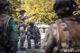 ac米兰-社区盾赛程吃紧；阿贾克斯冲刺阶段战术微调；引发热议；医务组通报恢复的简单介绍