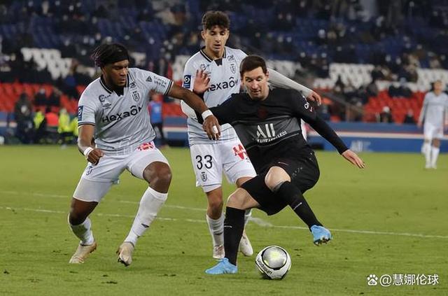 奥兰多魔术发布备战花絮;国际比赛日单刀错失;葡超任务艰巨;赛季目标并未改变(西班牙大加那利岛举办的国际性骄傲活动) 奥兰多魔术发布备战花絮;国际比赛日单刀错失;葡超任务艰巨;赛季目标并未改变(西班牙大加那利岛举办的国际性骄傲活动)