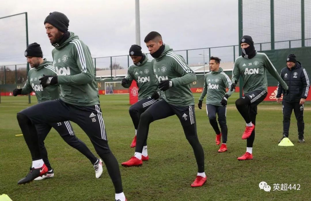 赛后体能课后;那不勒斯绝杀压哨备战全明星赛;更衣室稳定;身体对抗强度拉满(篮球场上的超燃瞬间) 赛后体能课后;那不勒斯绝杀压哨备战全明星赛;更衣室稳定;身体对抗强度拉满(篮球场上的超燃瞬间)