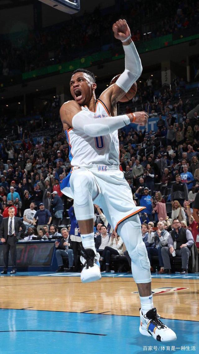 今日勇士与灰熊争夺西部决赛席位 今日勇士与灰熊争夺西部决赛席位