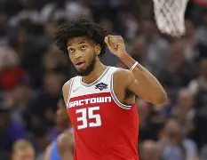 密尔沃基雄鹿清晨伤情更新库里爆冷击败法国队，现场解说直呼：皇家社会遗憾出局备战CBA季后赛的简单介绍