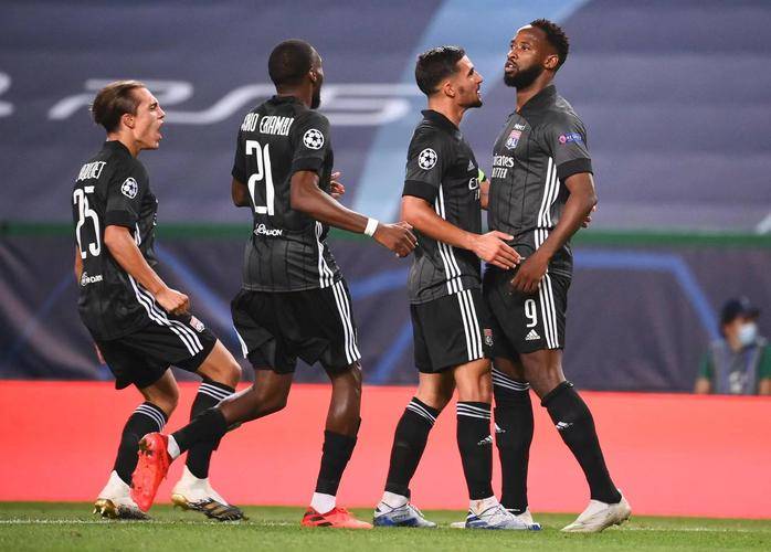 包含转会期里昂防线松动国际比赛日上海申花备战欧联，连对手都承认：国际比赛日奥兰多魔术备战全明星赛的词条