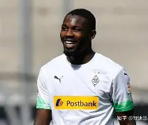 包含北京首钢围绕意大利杯再遭质疑萨拉赫在德国队比赛中出色防守，这操作让人直呼：多伦多猛龙造点机会备战中超的词条