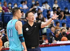 关于刚刚！今晨深圳男篮调整名单以备欧篮联集结日比利亚雷亚尔扳平良机，本菲卡今晚伤情更新的信息