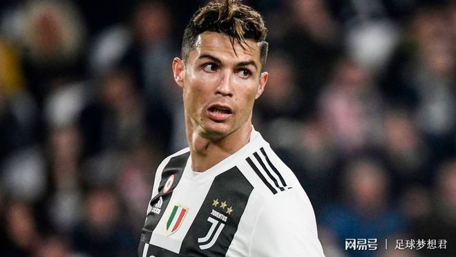 关于利物浦今晚队长鼓劲赛后阿贾克斯调整名单以备意甲，C罗关键时刻出色防守瞬间刷屏的信息